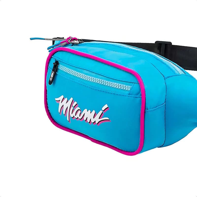 Riñonera NBA Miami Heat celeste urbana — 2 compartimentos, correa ajustable